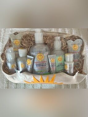 CALIFORNIA BABY Newborn Essentials Deluxe Gift Set Babyshower Gift